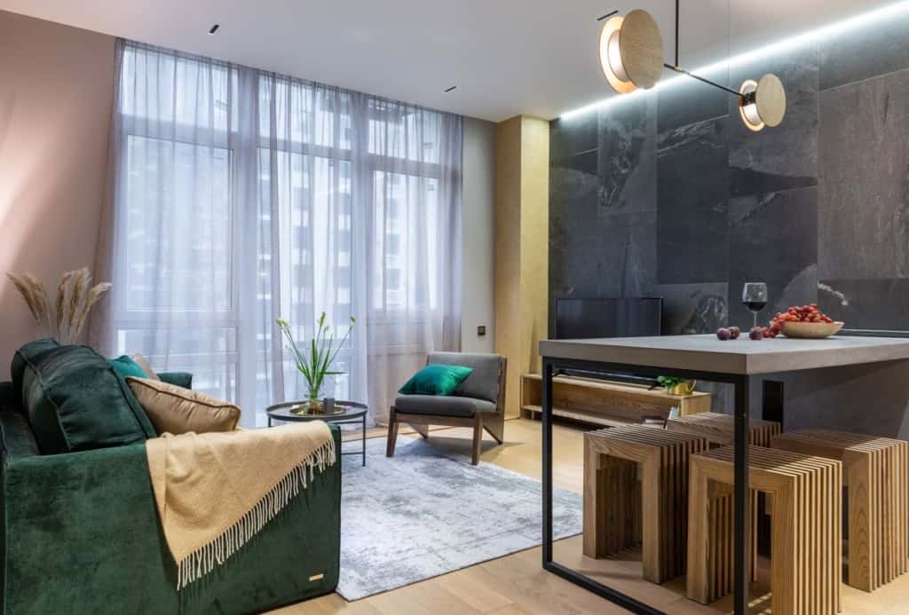 What Furniture to Keep When Downsizing