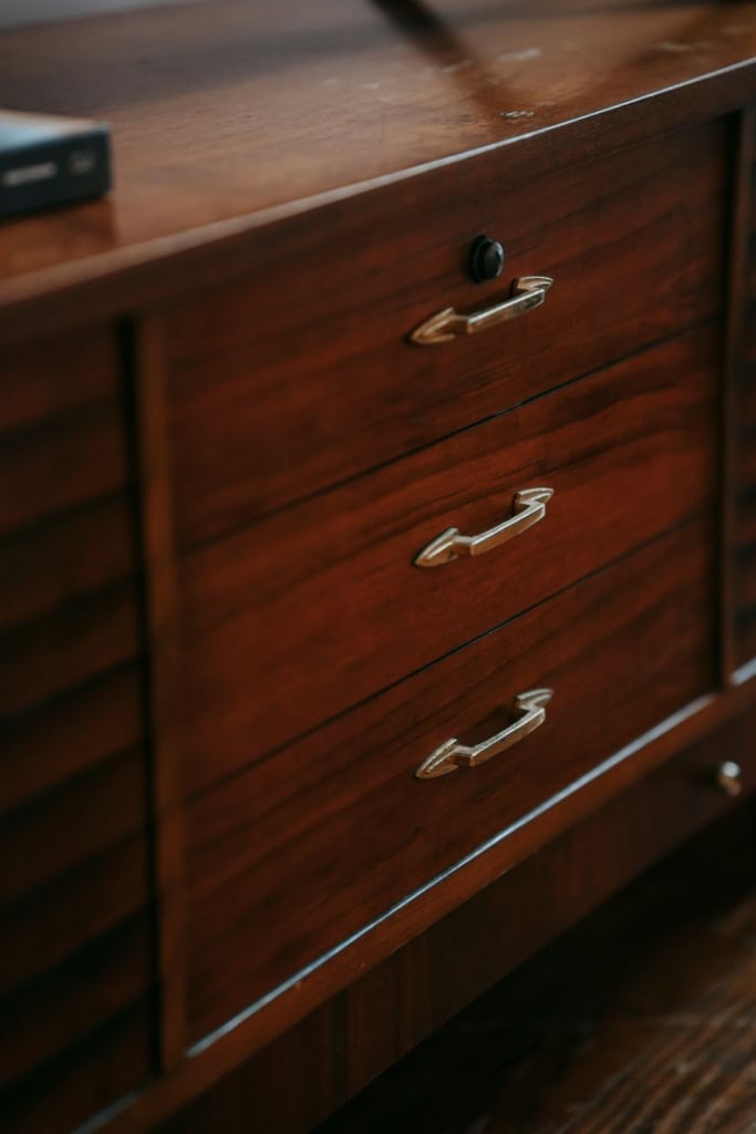 Will Movers Move Dressers With Clothes In Them | Two Chicks Moving